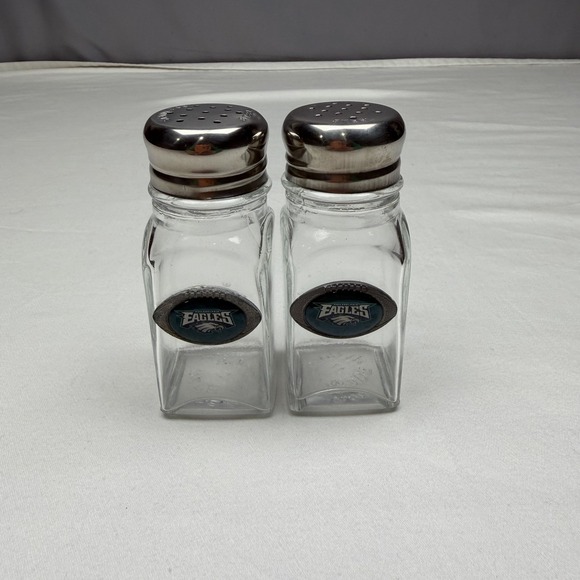 Philadelphia Eagles NFL Glass Salt Pepper Shaker Set Metal Logo - Picture 8 of 8